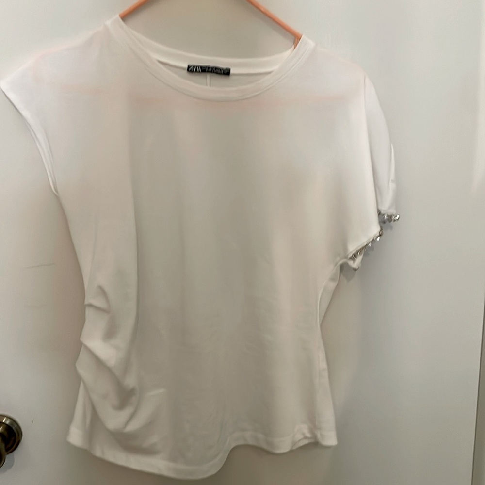 Fun, Zara asymmetrical sleeves
